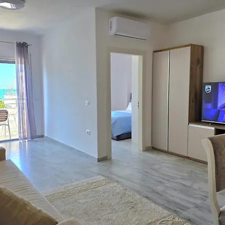 Apartment In Golem Near Sandy Beach Golem (Tirana)