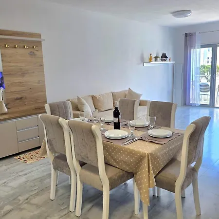 Apartment In Golem Near Sandy Beach